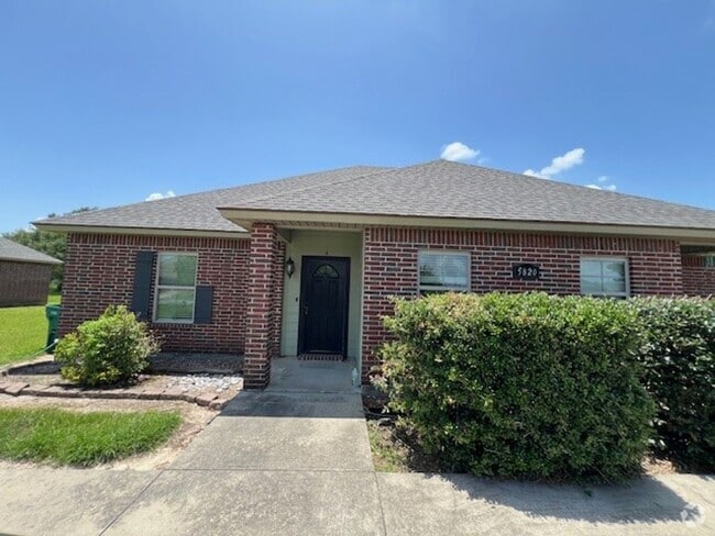 Building Photo - 3B/2B Duplex Available in South Lake Charles Rental
