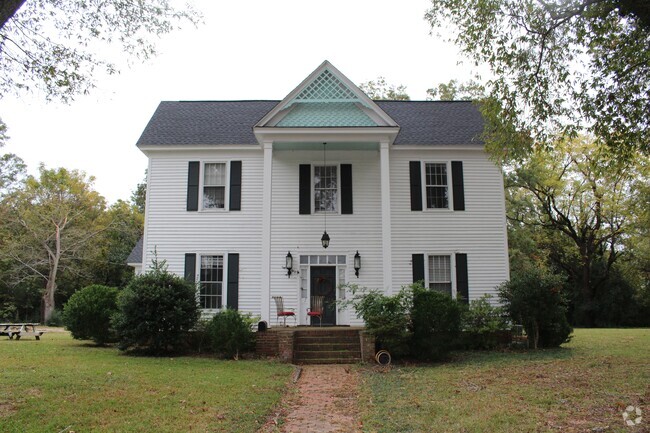 Building Photo - 2821 Saluda Rd Rental