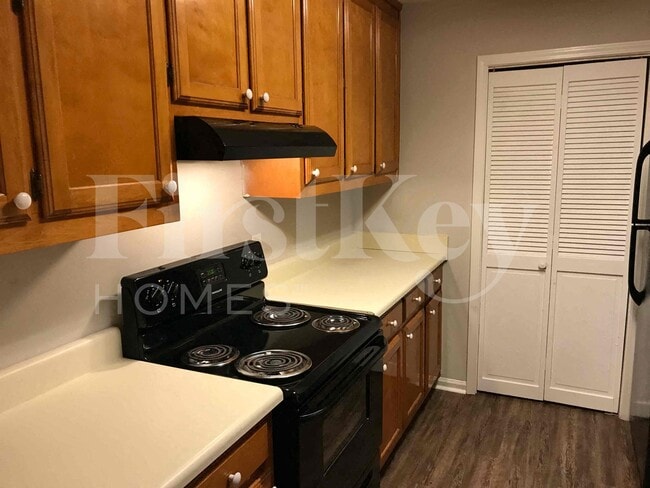 Photo - 9129 Village Dr NW