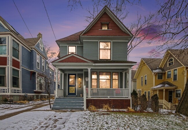 Building Photo - 256 Union Ave SE Unit 1 Historic District