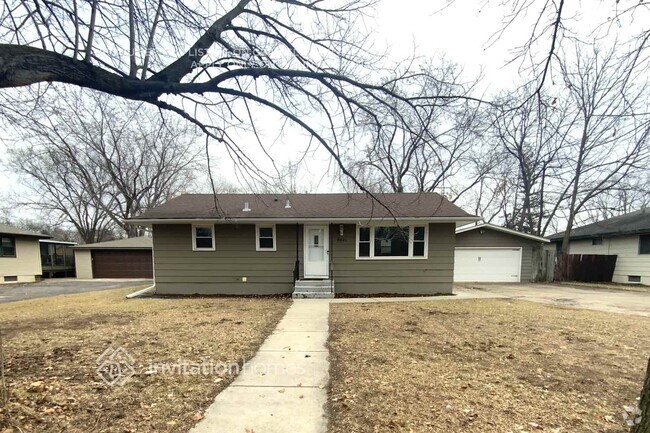 Building Photo - 6631 Fridley St NE Rental