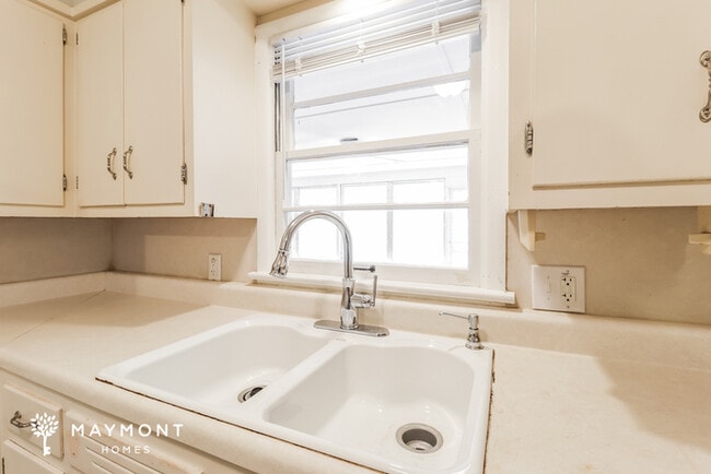 Photo - 3815 Idlewild Ave