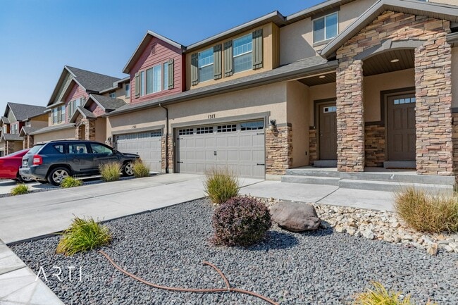 Building Photo - 1317 SilverCrest Dr Rental