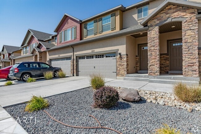 Building Photo - 1317 SilverCrest Dr Rental