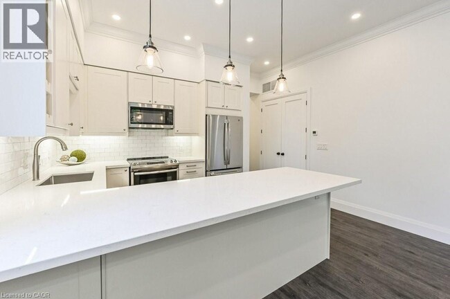 Photo - 139 MacNab St S Unit A