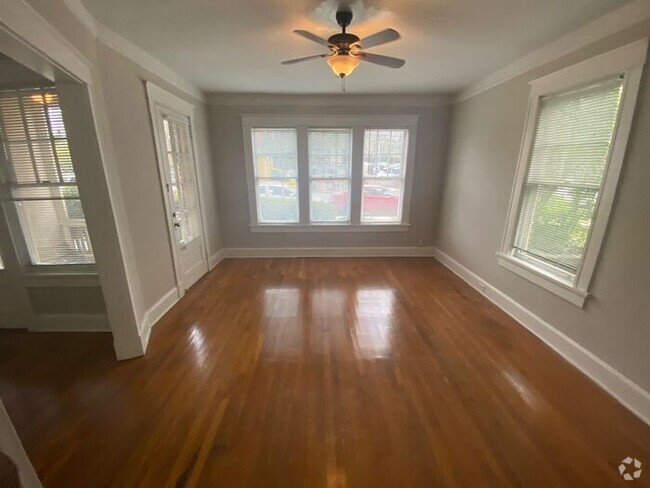 Building Photo - Beautiful Vintage 2 bedroom in the Heart o... Rental