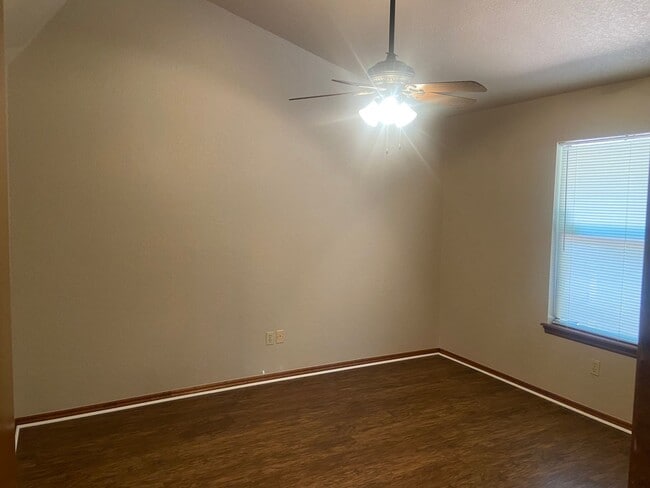 Photo - Beautiful 2 bed 2 bath home in a great location!!