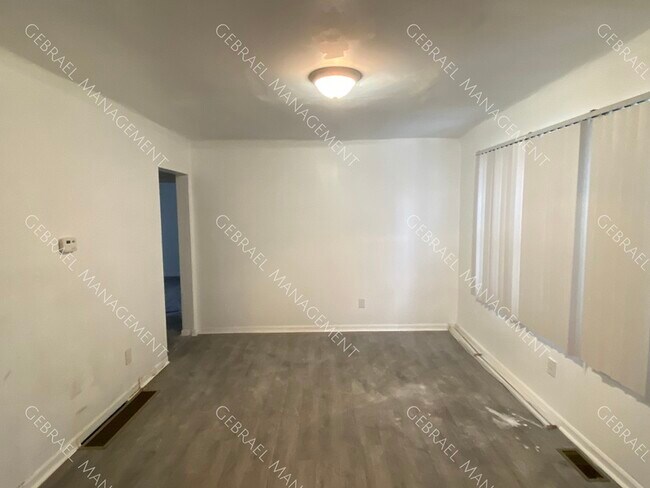 Photo - 15863 Kentucky St