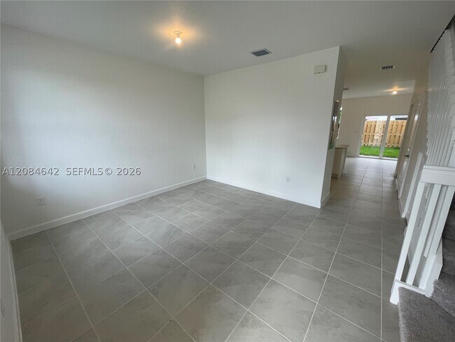 Photo - 2568 SE 25th Ct