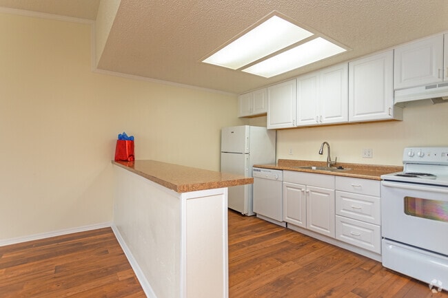 1BR, 1BA - The San Marco 576SF - Clubside Apartment Homes