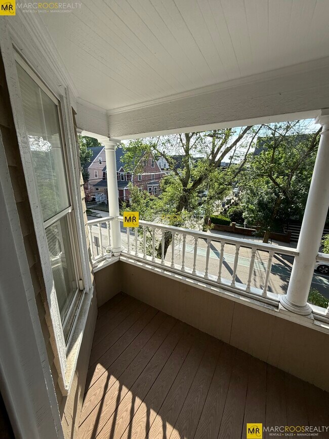 Photo - 68 Willow Ave