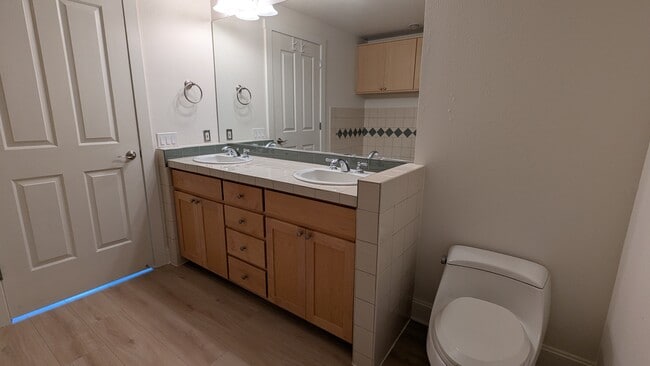 Baño adjunto - 196 SE Spokane St Unidad 101