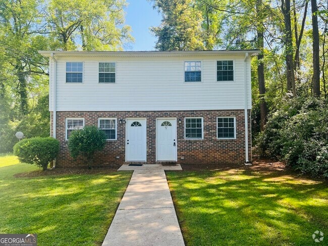 Building Photo - 611 Elm St Rental