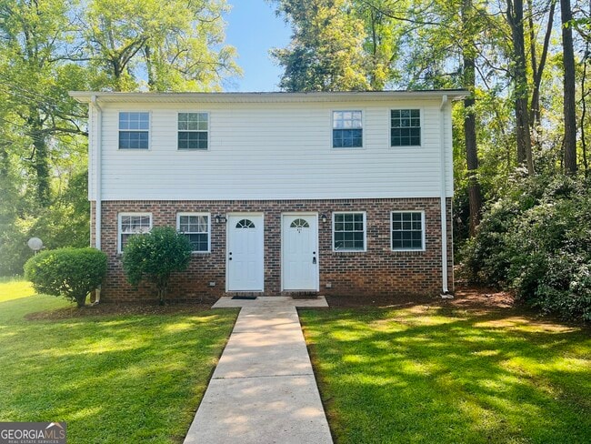 Photo - 611 Elm St Townhome