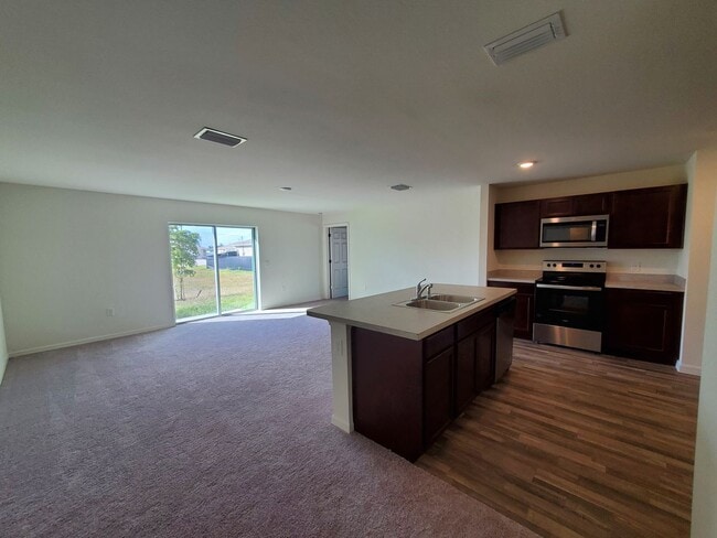 Photo - 4/2/2  with a $500 Move in Special