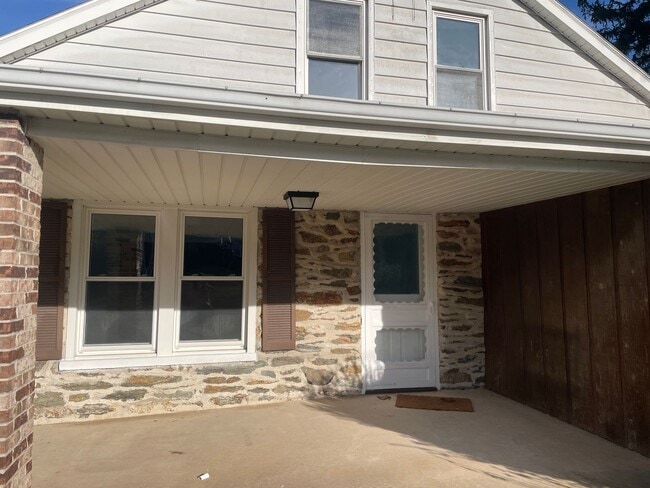 Photo - 1 Floor Living on 1/2 Acre, 4 Bedrooms/1 Bath, Garage-Dallastown SD