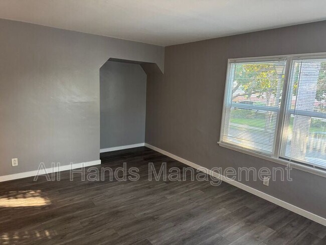 Photo - 5117 E The Toledo Unidad 03