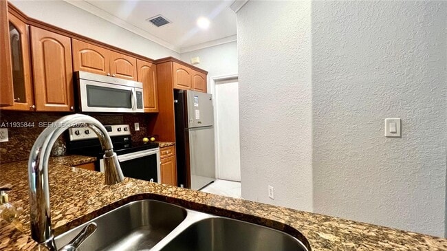 Photo - 17014 SW 39th St