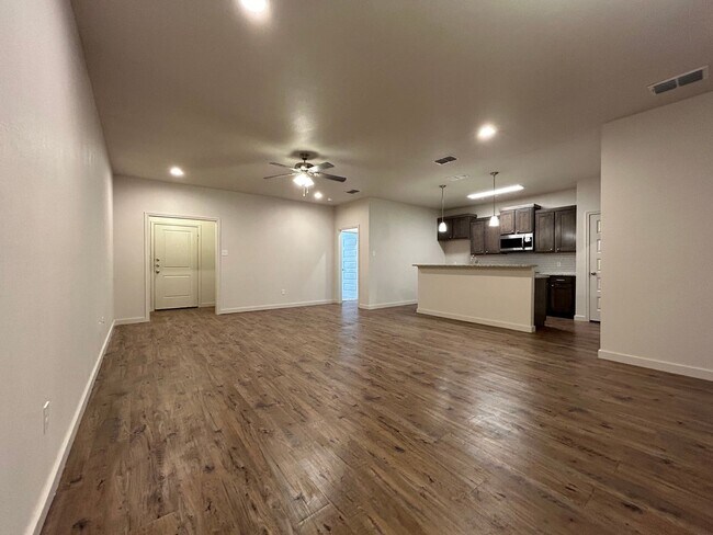 Photo - Beautiful 2/2 Located Directly East Of Coo...