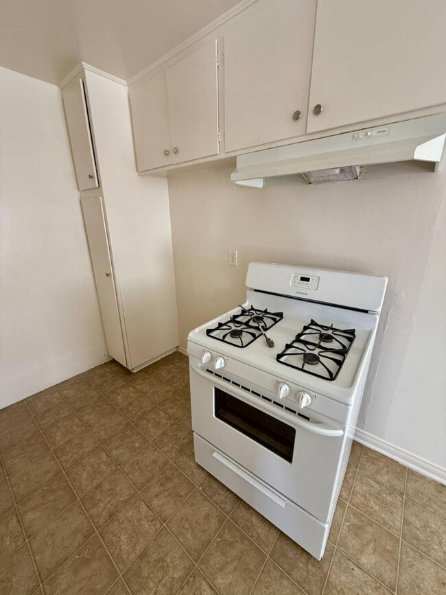 Photo - 1.0 bedroom in Canoga Park California 91304 Unit 02