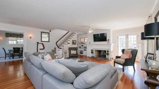 Photo - 6104 Ventnor Ave