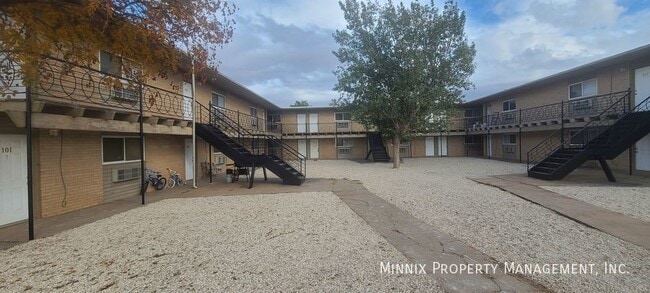 Building Photo - 711 S Austin Ave Rental