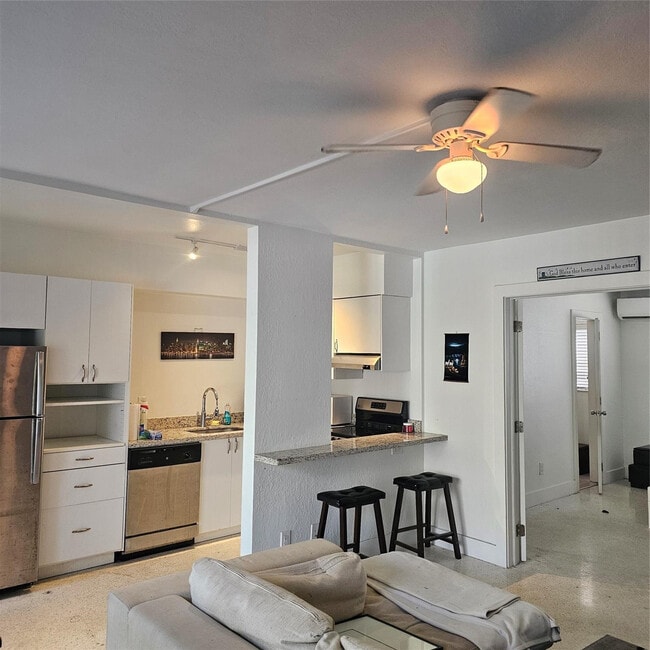 Photo - 1354 Bayview Dr Unidad H