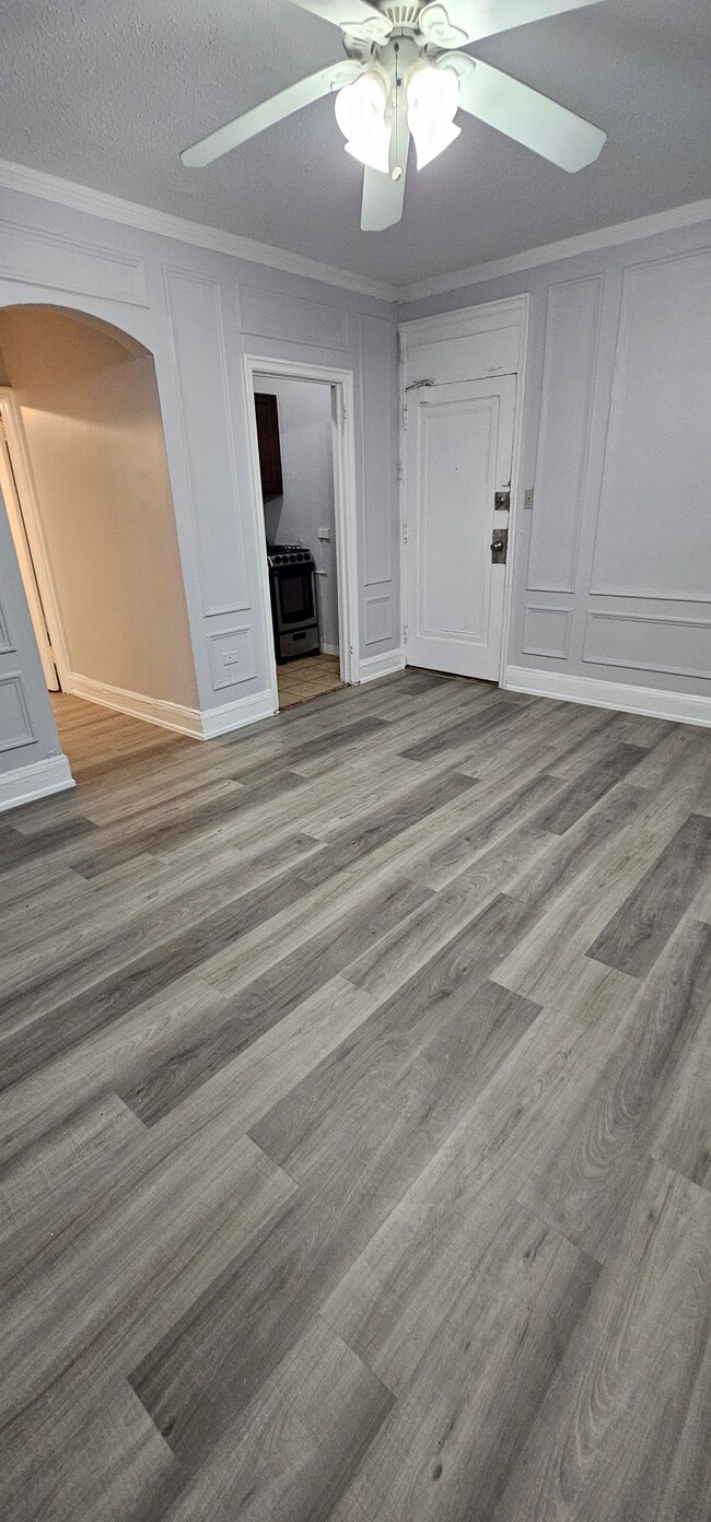 Photo - 429 W Wellington Ave