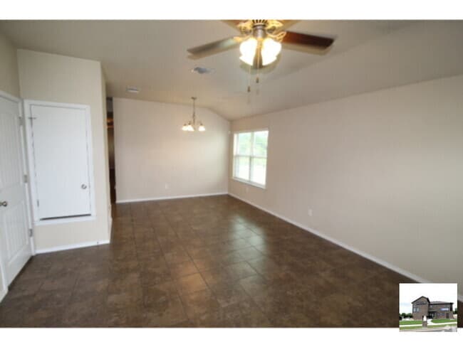 Building Photo - 917 Brookview Dr Rental