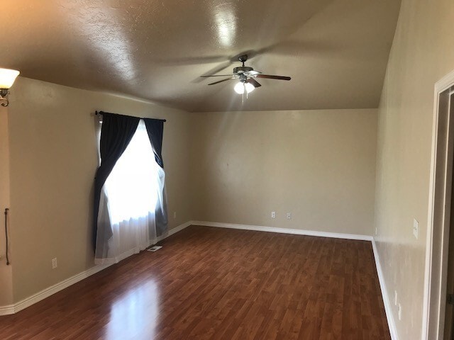 Photo - 3 Bed / 2 Bath Single Family Home in Saratoga Springs