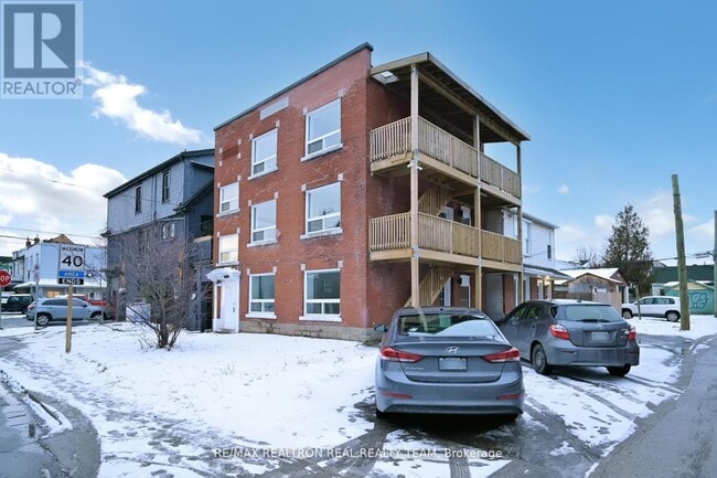 Photo - 195 Balmoral Ave N Unit B3