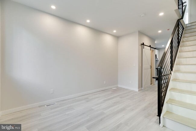 Photo - 614 Hoffman St