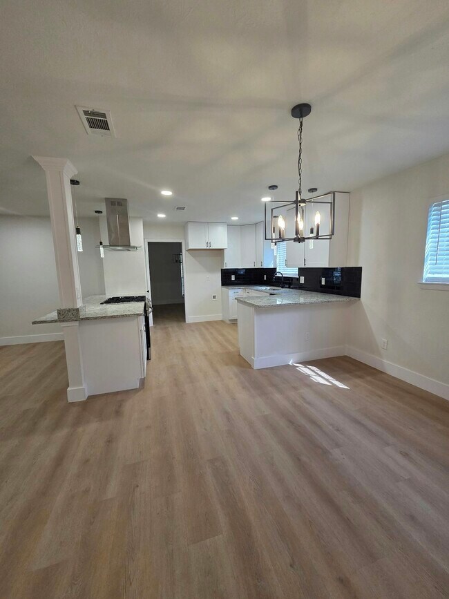 Photo - 6400 Buena Vista Dr
