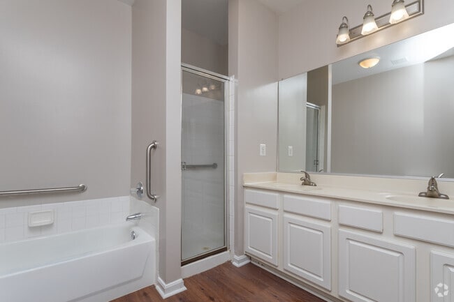 2BR, 2BA - 1271 SF