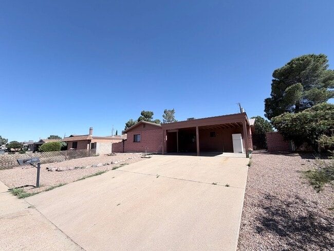 Building Photo - 3BR/2BA/2CP 1,300 sq.ft. rental in Sierra Vista, AZ