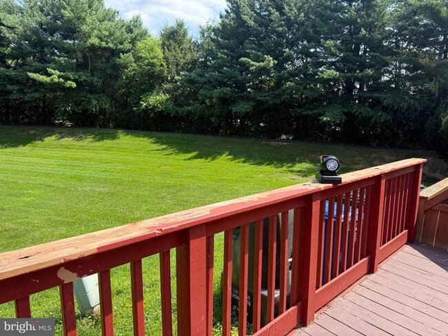 Photo - 283 McIntosh Rd