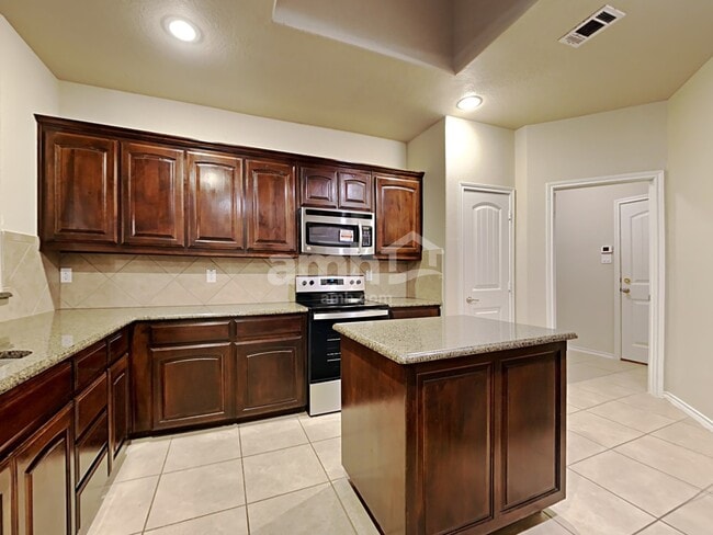 Photo - 4525 Lacewood Dr