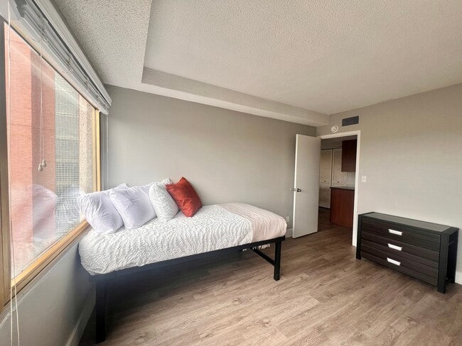 Studio - 400 Maynard