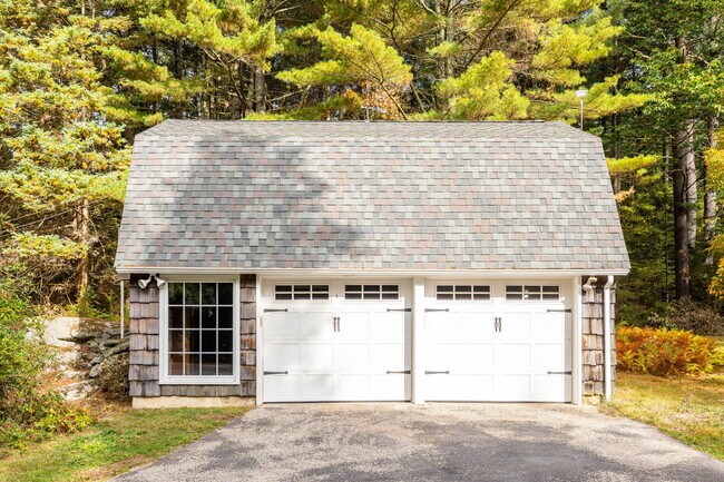 Photo - 418 Plymouth Rd