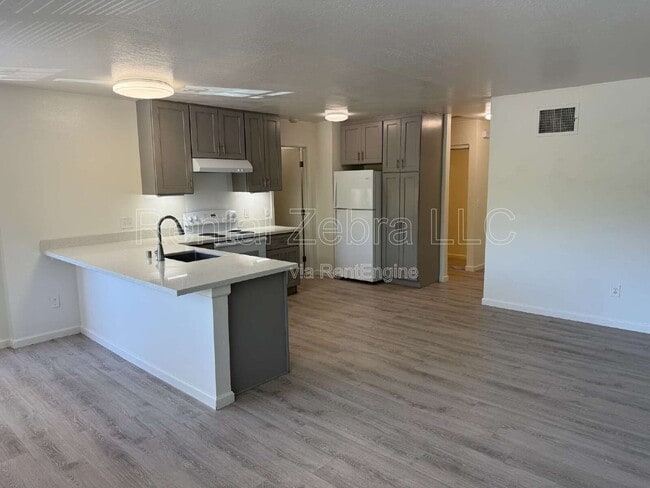 Building Photo - 2355 Heidi Pl Unit 4