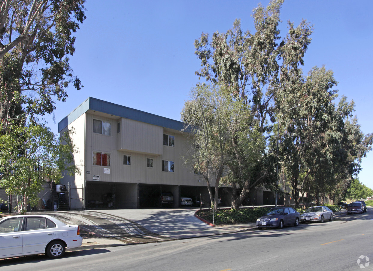 Photo - Acosta Plaza Apartments