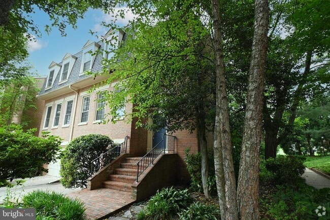 Building Photo - 1441 McLean Mews Ct Rental