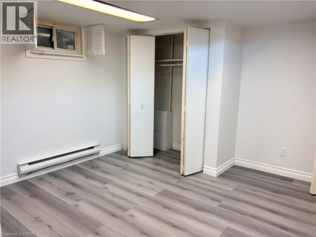 Photo - 124 King St N Unité 4