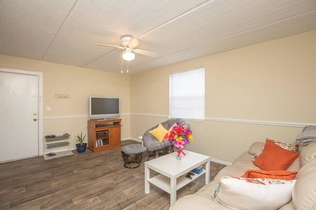 Photo - Riverview Apartments