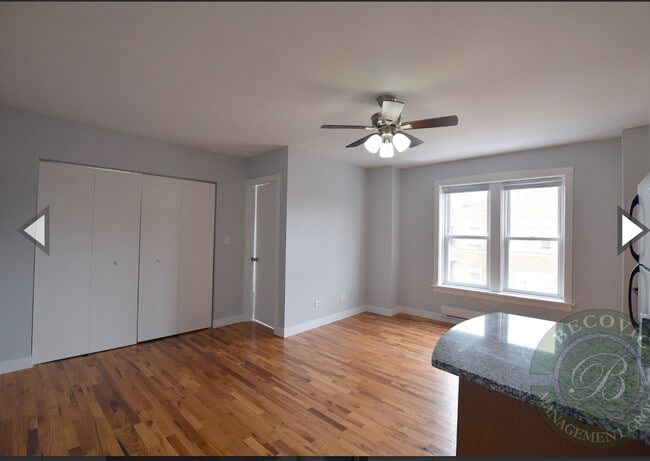 Photo - 7445 N Greenview Ave