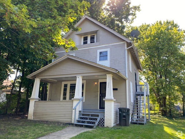 Building Photo - 884 Stadelman Ave Rental