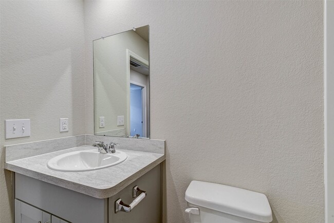 Building Photo - 475 Dalloway St