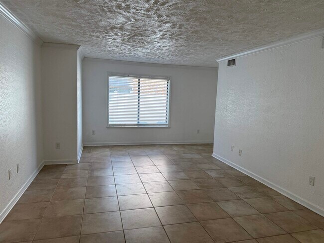 Photo - 407 76th Ave N