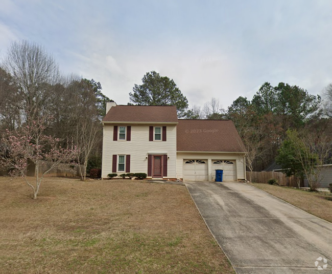 Building Photo - 4 bed and 2.5 bath single-family home in P...