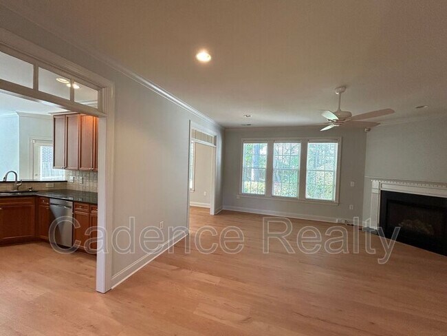 Photo - 814 Lambrook Dr